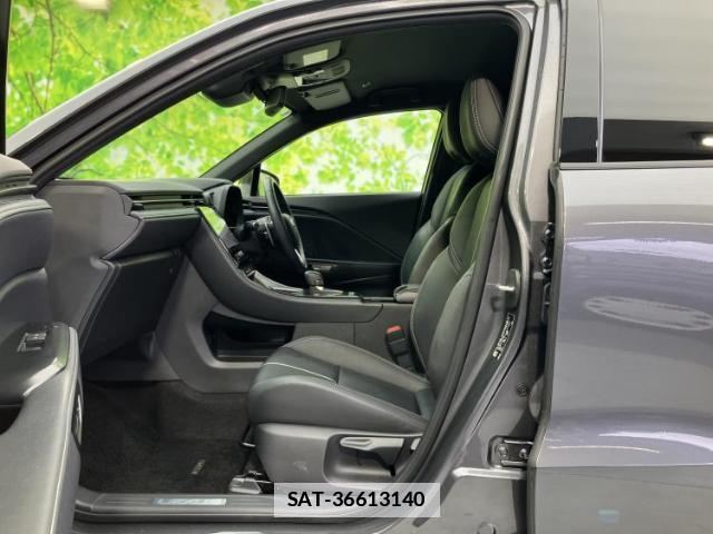 Lexus LBX 2024-04 7822384-5