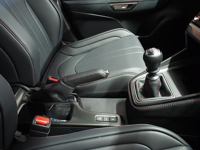 Lexus LBX 2025-05 7822812-13
