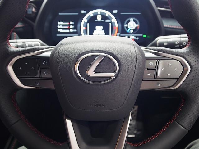 Lexus LBX 2025-05 7822812-15