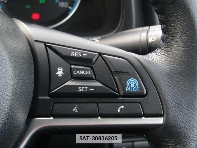 Nissan LEAF 2023-12 7812855-6