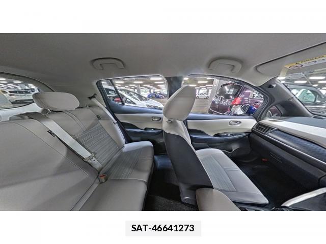 Nissan LEAF 2018-02 7816551-6