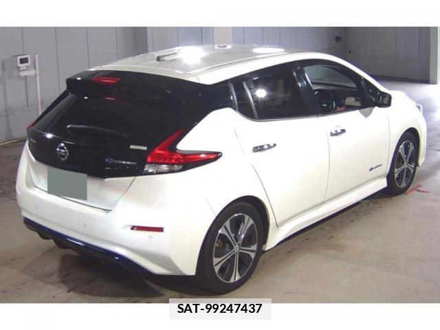 Nissan LEAF 2018-10 7816597-1