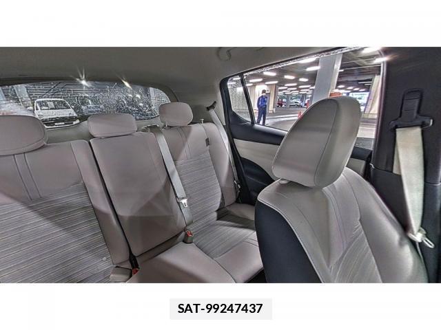 Nissan LEAF 2018-10 7816597-5