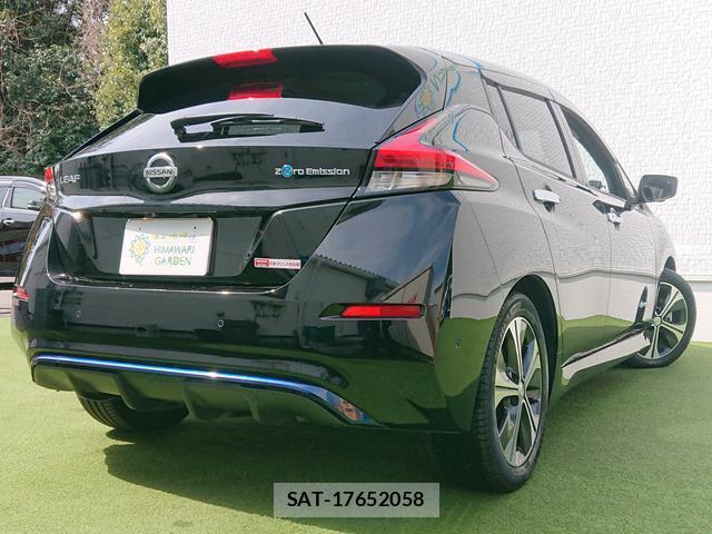Nissan LEAF 2017-10 7819860-1
