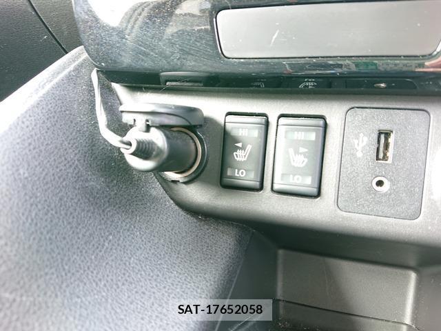 Nissan LEAF 2017-10 7819860-15