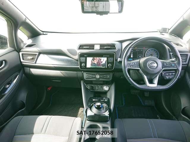 Nissan LEAF 2017-10 7819860-4