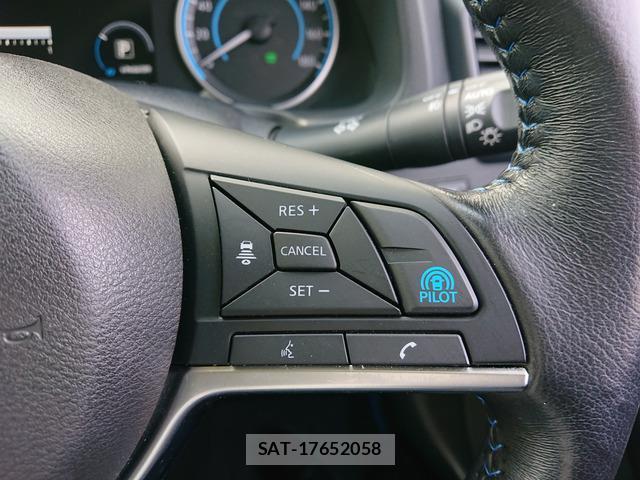 Nissan LEAF 2017-10 7819860-5