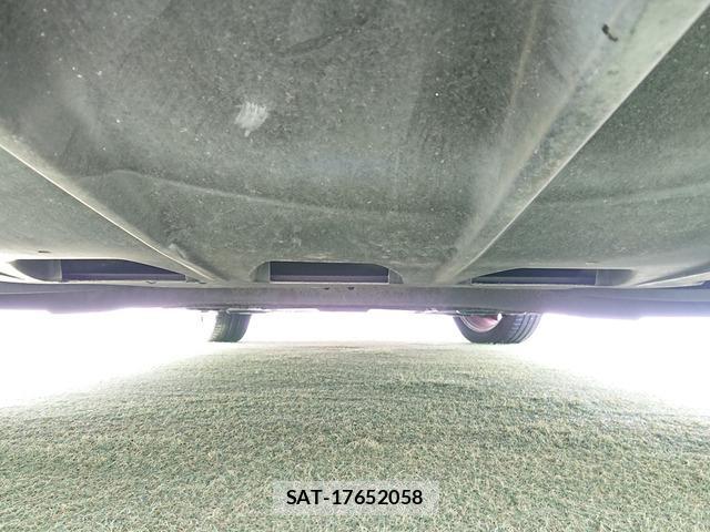 Nissan LEAF 2017-10 7819860-8