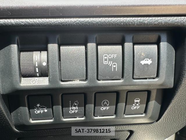 Subaru LEGACY B4 2017-03 7819762-18