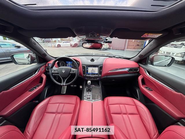 Maserati LEVANTE 2020-02 7813357-2