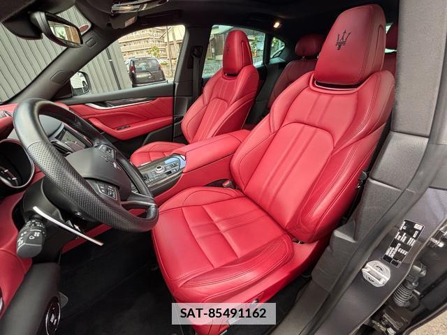Maserati LEVANTE 2020-02 7813357-3