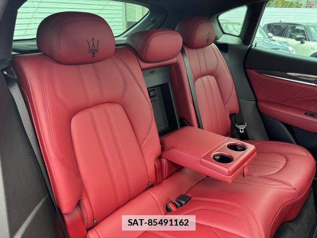 Maserati LEVANTE 2020-02 7813357-8