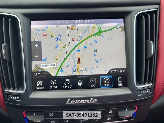 Maserati LEVANTE 2020-02 7813357-9