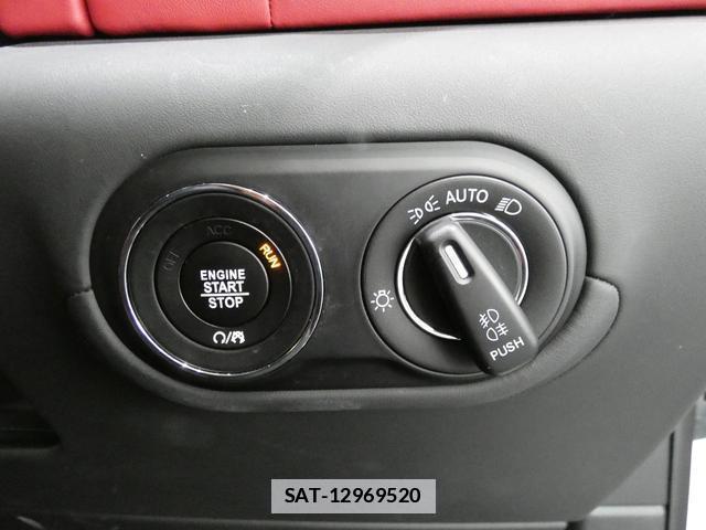 Maserati LEVANTE 2021-11 7813601-13