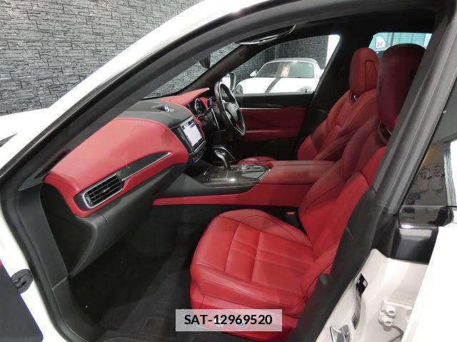 Maserati LEVANTE 2021-11 7813601-17