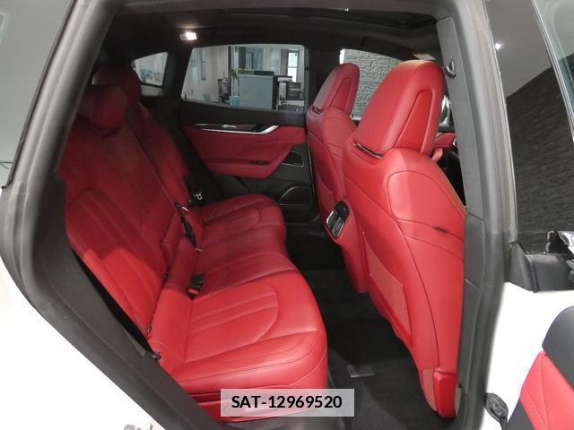 Maserati LEVANTE 2021-11 7813601-18
