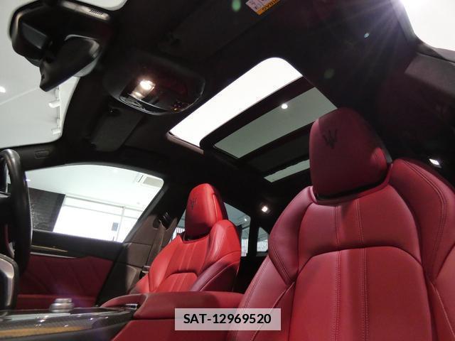 Maserati LEVANTE 2021-11 7813601-6
