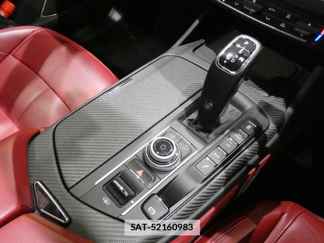 Maserati LEVANTE 2019-12 7813605-12