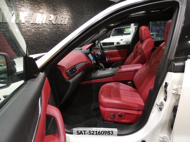 Maserati LEVANTE 2019-12 7813605-17