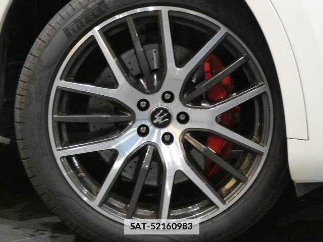 Maserati LEVANTE 2019-12 7813605-5