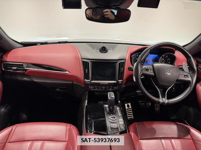 Maserati LEVANTE 2018-10 7817763-5