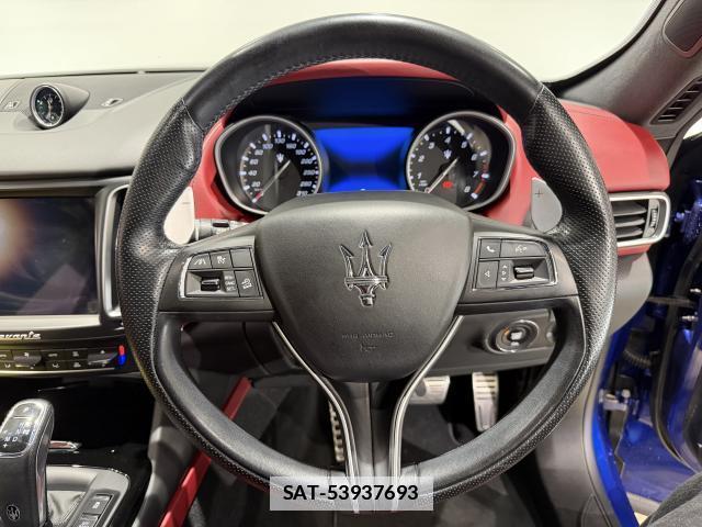 Maserati LEVANTE 2018-10 7817763-6