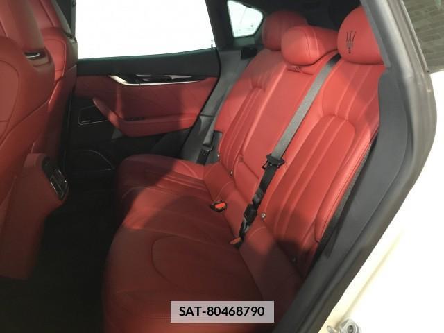 Maserati LEVANTE 2020-04 7817826-12