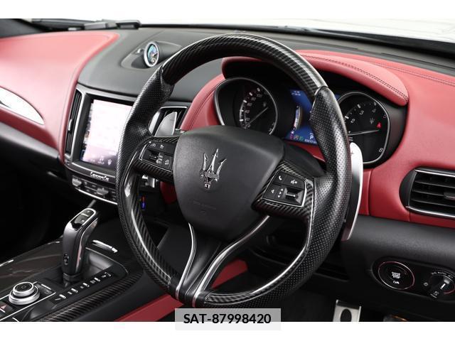 Maserati LEVANTE 2021-04 7818666-5