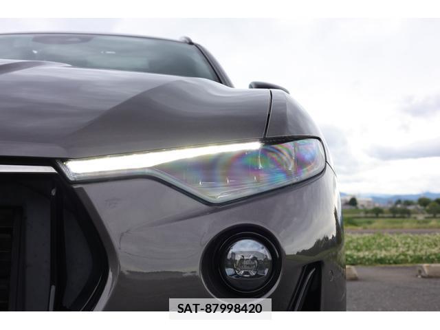 Maserati LEVANTE 2021-04 7818666-8