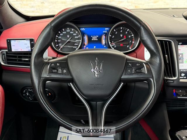 Maserati LEVANTE 2018-02 7818947-16