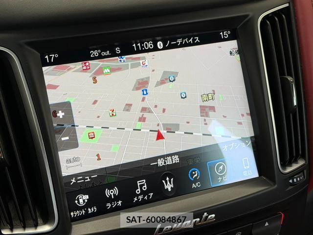 Maserati LEVANTE 2018-02 7818947-17