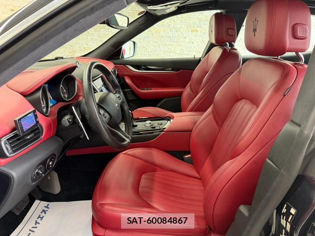 Maserati LEVANTE 2018-02 7818947-7