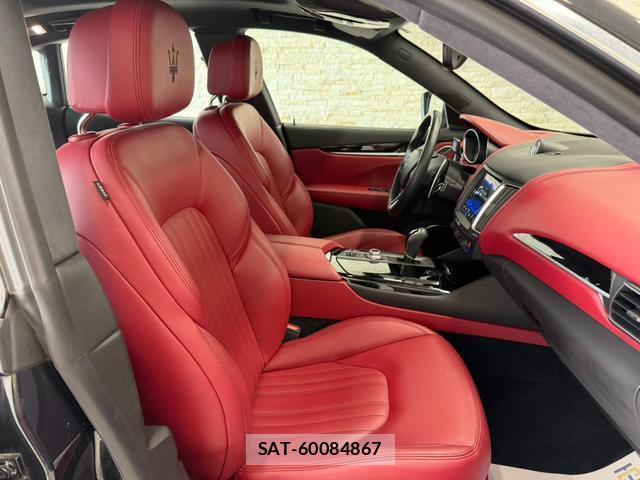 Maserati LEVANTE 2018-02 7818947-8
