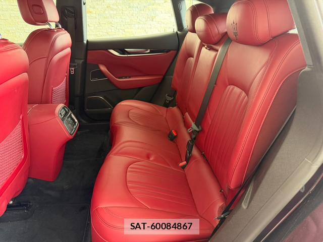 Maserati LEVANTE 2018-02 7818947-9