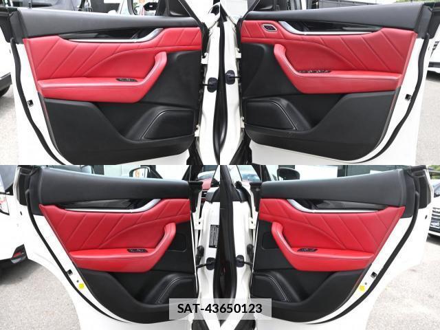 Maserati LEVANTE 2018-10 7819105-18