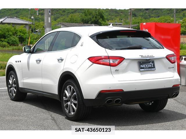 Maserati LEVANTE 2018-10 7819105-4