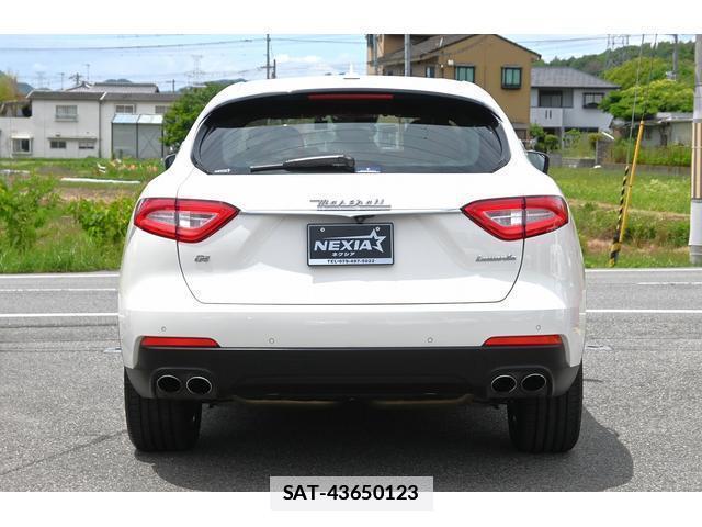 Maserati LEVANTE 2018-10 7819105-5