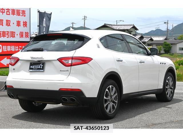 Maserati LEVANTE 2018-10 7819105-6