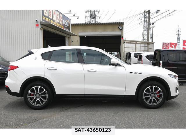 Maserati LEVANTE 2018-10 7819105-7
