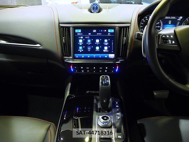 Maserati LEVANTE 2022-10 7822813-13