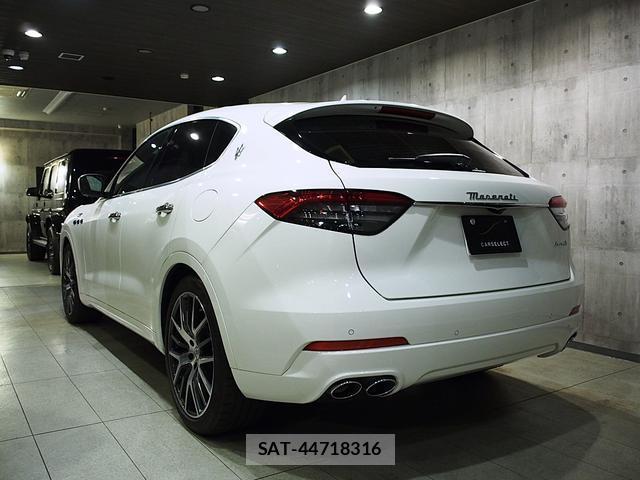 Maserati LEVANTE 2022-10 7822813-3