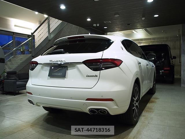 Maserati LEVANTE 2022-10 7822813-4