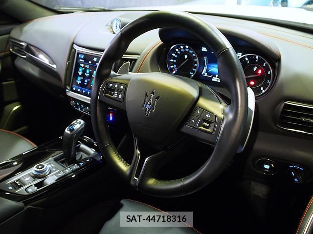 Maserati LEVANTE 2022-10 7822813-6