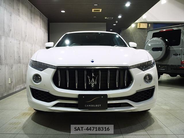 Maserati LEVANTE 2022-10 7822813-9