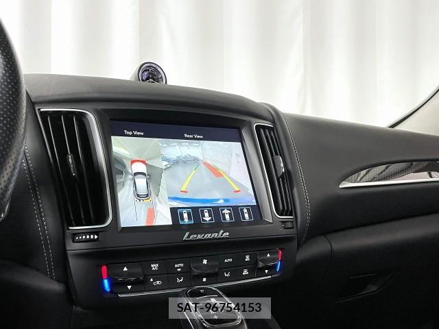 Maserati LEVANTE 2020-03 7823356-4