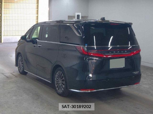 Lexus LM 2025-03 7815086-1