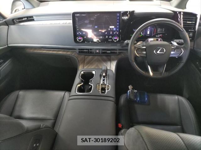 Lexus LM 2025-03 7815086-2