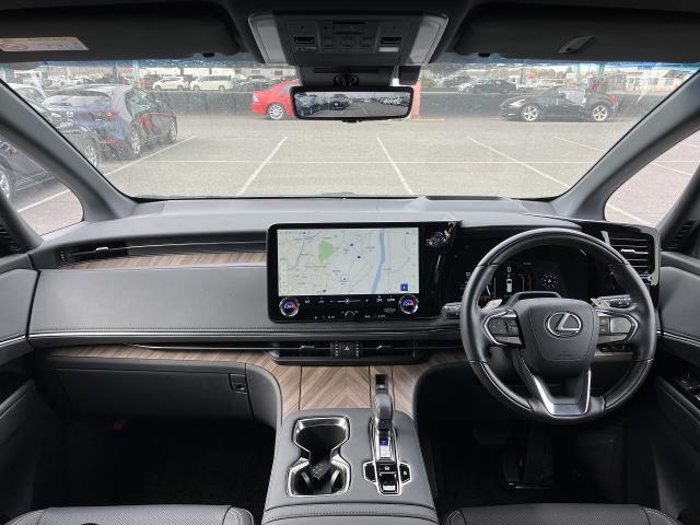 Lexus LM 2023-12 7817953-2
