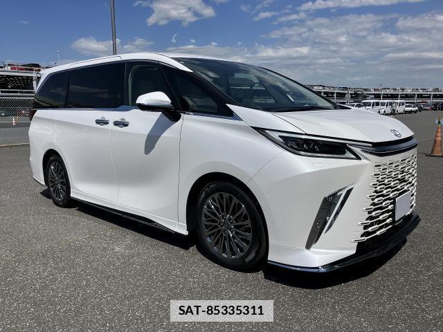 Lexus LM 2026-02 7817975-0