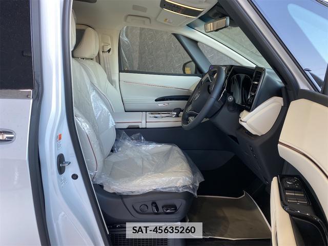 Lexus LM 2026-02 7818709-12